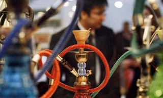 Mặc dù độc hai nhưng shisha đang trở thành "trào lưu" của giới trẻ thế giới - Ảnh: Reuters