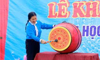 Cách trường chính gần 60km, một điểm trường lần thứ 2 tham gia khai giảng