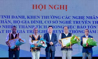 Kon Tum vinh danh các nghệ nhân tiêu biểu giữ nghề truyền thống