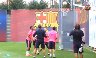 Messi đánh đầu ghi bàn vào rổ tuyệt đỉnh