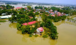 Hàng trăm hộ dân trên địa bàn huyện Chương Mỹ vẫn phải "sống chung với lũ"