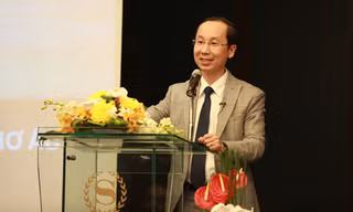 Diễn giả Francis Hùng