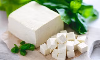 Phụ nữ sau mãn kinh nên ăn đậu phụ