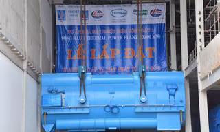 Lễ lắp đặt máy phát tổ máy số 2