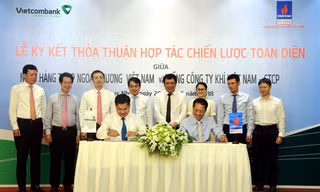 Ký kết hợp đồng tín dụng 4.000 tỷ đồng giữa Vietcombank và PV GAS