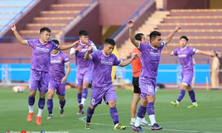 U23 Việt Nam tập buổi đầu tại Phú Thọ, thầy Park 'xốc' lại tinh thần học trò 