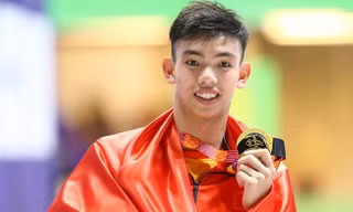 Kình ngư Huy Hoàng bất ngờ được chọn cầm cờ tại Lễ khai mạc SEA Games 31
