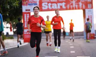 'Á quân chân đất' Phạm Thị Huệ chạy đà cho SEA Games 31 tại Côn Đảo