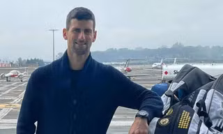 Djokovic đối mặt nguy cơ đứt chuỗi 17 năm liên tiếp dự Australia Mở rộng.