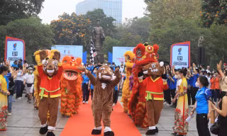 Người dân Thủ đô hưởng ứng Lễ phát động đếm ngược 31 ngày tới SEA Games 31 