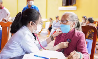 Đoàn viên, thanh niên tích cực tham gia chăm sóc sức khỏe cho người dân