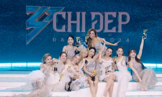 Gala trao giải Đạp Gió 2024: Lộ diện 10 Chị Đẹp thành đoàn, Tóc Tiên lập cú đúp