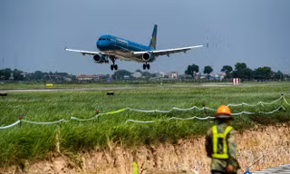 Thu ngân sách tiếp tục tăng mạnh trong bối cảnh nhiều DN gặp khó khăn do COVID-19, nhưng thu ngân sách vẫn tăng mạnh, kể cả so với thời điểm chưa có dịch, thu vượt chi. Trong khi chi đầu đầu tư công vẫn chậm giải ngân.