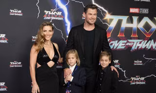 Gia đình Thần Sấm Chris Hemsworth - dàn "nhân công giá rẻ" trong "Thor: Love and Thunder"