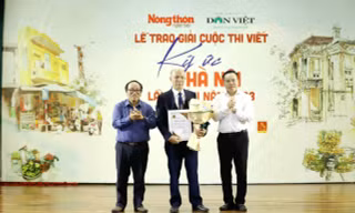 'Giáo sư nuôi lợn ở tầng 4 khu tập thể' thắng giải nhất Cuộc thi Ký ức Hà Nội