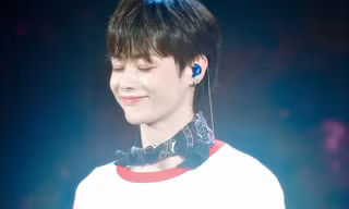 Hanbin "vạn năng" ở concert TEMPEST tại TP.HCM: Kiêm cả MC lẫn phiên dịch viên