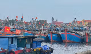 Quảng Bình: Hai tàu cá bị chìm trên biển, ba người mất tích 