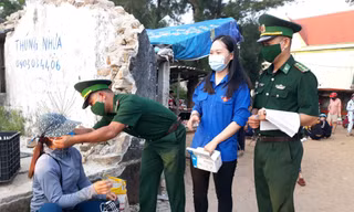 Đoàn viên thanh niên các lực lượng trong toàn tỉnh "đi từng ngõ, gõ từng nhà" để tuyên truyền về về cuộc bầu cử ĐBQH khóa XV và bầu cử đại biểu HĐND các cấp, nhiệm kỳ 2021-2026.