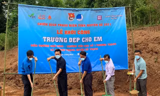 Lễ khởi công "Trường đẹp cho em" ở xã Thượng Trạch (Bố Trạch - Quảng Bình).