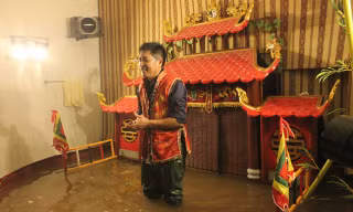 Nghệ sĩ Phan Thanh Liêm tiếp tục mở thêm cơ sở sân khấu rối nước trong nhà phục vụ khách
