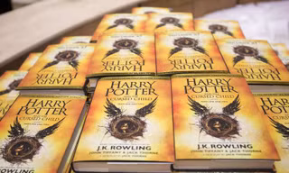 Cuốn sách kịch bản Harry Potter bán gần 3 triệu bản chỉ trong 3 ngày