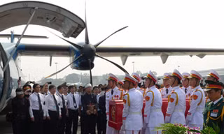 Chùm ảnh: Tiễn đưa Đại tướng tại sân bay Nội Bài