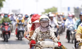 Hôm nay nắng nóng 'cháy da' trên cả nước, Hà Nội đề phòng giông lốc