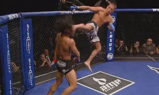 Cú đá huyền thoại của Anthony Pettis