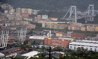 Cầu Morandi đổ sập vì mưa bão