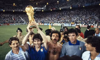 Huyền thoại bóng đá Italia Paolo Rossi qua đời