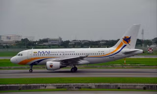 Một chiếc máy bay của Myanmar Airlines được cho là vận chuyển người và hàng hoá từ Côn Minh đến Yangon trong những ngày gần đây. Ảnh: Twitter