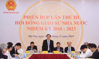 Phiên họp của Hội đồng GSNN để xét công nhận GS, PGS năm 2019. Ảnh: Ngọc Châu