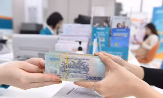 Phó Thống đốc nhắc các chủ tịch ngân hàng 'đừng để DN phải lên tivi mà vay'