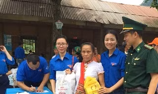 BẢN TIN TÌNH NGUYỆN: Chăm sóc y tế cho hơn 1.000 người dân biên giới