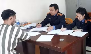 Kiểm sát đột xuất trại giam có hai phạm nhân vượt ngục 