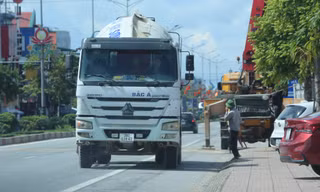 Xe bồn 'vô tư' đi ngược chiều trên Quốc lộ 1A qua Hà Tĩnh