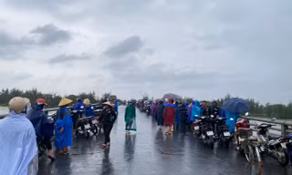 Thợ lặn tìm thấy thi thể nam sinh lớp 8 rơi xuống sông