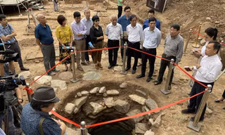 Giếng đá thời Lê Trung Hưng trong khu vực Hoàng thành Thăng Long. Ảnh: KỲ SƠN