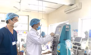 Nhiều ca mắc COVID nặng, trưng dụng 1 bệnh viện