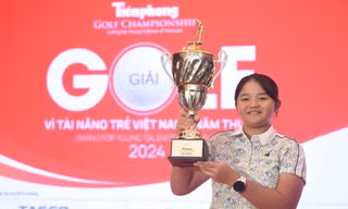 Tween 12 tuổi trở thành nhà nữ vô địch đầu tiên của Tiền Phong Golf Championship