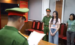 Khởi tố, bắt tạm giam Hoa hậu Nguyễn Thúc Thùy Tiên liên quan đến vụ kẹo rau Kera