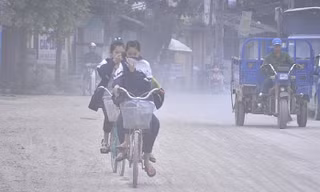 Chất lượng không khí Hà Nội ở ngưỡng xấu, Bộ Y tế đưa ra khuyến cáo với học sinh