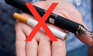 Cô gái 20 tuổi hôn mê, phù não sau khi hút vape: Thuốc lá điện tử có tác hại nghiêm trọng thế nào?