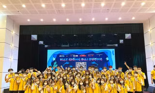 Sinh viên ĐH Kinh tế Quốc dân "cháy" hết mình tại Gala vinh danh sinh viên 5 Tốt 2022