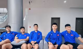 Tiến Linh đăng ảnh mừng năm mới, Quế Ngọc Hải để lại bình luận khiến dân mạng cười lăn