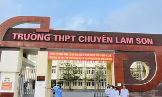 Thí sinh thi vào THPT chuyên Lam Sơn (Thanh Hóa) phúc khảo từ 1 điểm lên 9 điểm