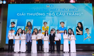 Sinh viên Đại học Kinh tế Quốc dân "cháy hết mình" trong Ngày hội Học sinh - Sinh viên