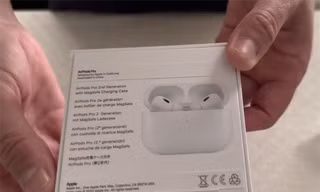 Video "đập hộp" AirPods Pro 2 đầu tiên trên thế giới khiến các iFan "đứng ngồi không yên"