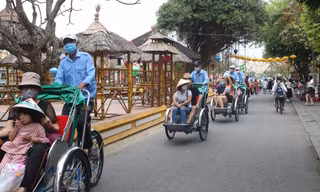Du khách trở lại Hội An - ảnh Hoài Nguyễn
