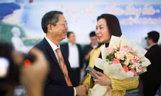 Du thuyền, hàng không ùn ùn đưa khách quốc tế đến 'xông đất' miền Trung 
